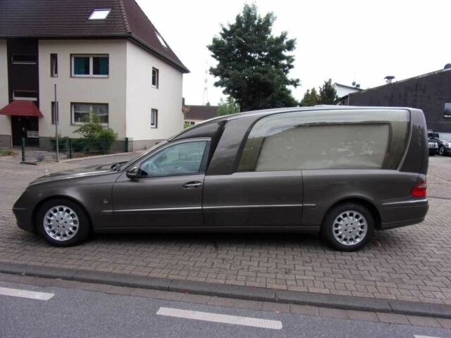 Коричневый Мерседес 220, объемом двигателя 2.2 л и пробегом 238 тыс. км за 33678 $, фото 15 на Automoto.ua