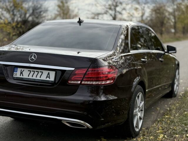 Коричневый Мерседес 220, объемом двигателя 0 л и пробегом 330 тыс. км за 14000 $, фото 4 на Automoto.ua