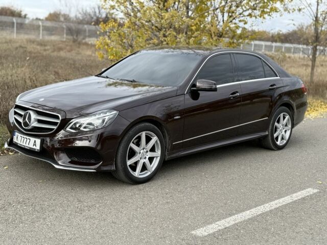 Коричневый Мерседес 220, объемом двигателя 0 л и пробегом 330 тыс. км за 14000 $, фото 5 на Automoto.ua