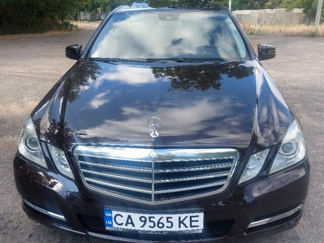 Коричневий Мерседес 220, об'ємом двигуна 2.1 л та пробігом 289 тис. км за 12500 $, фото 3 на Automoto.ua