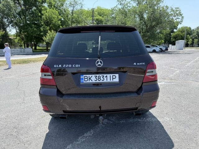 Коричневый Мерседес 220, объемом двигателя 2.1 л и пробегом 337 тыс. км за 12500 $, фото 1 на Automoto.ua