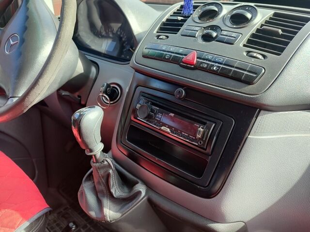 Червоний Мерседес 220, об'ємом двигуна 2.1 л та пробігом 375 тис. км за 5700 $, фото 2 на Automoto.ua