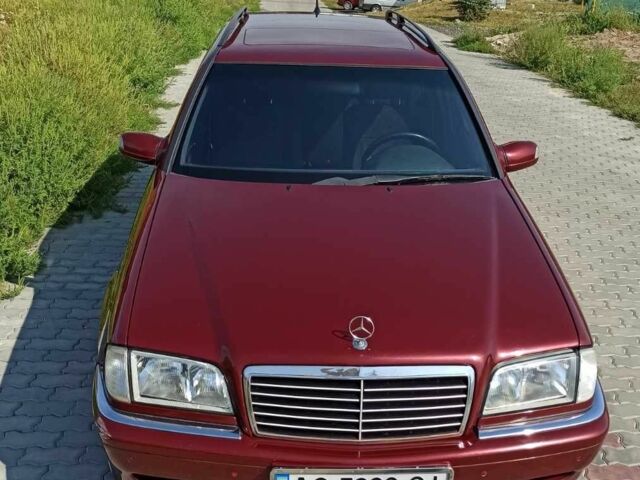 Красный Мерседес 220, объемом двигателя 2.2 л и пробегом 411 тыс. км за 4500 $, фото 11 на Automoto.ua
