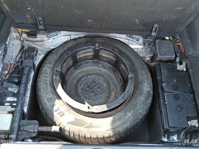 Красный Мерседес 220, объемом двигателя 2.2 л и пробегом 411 тыс. км за 4500 $, фото 19 на Automoto.ua