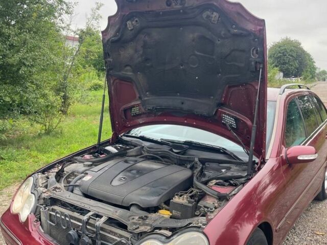 Червоний Мерседес 220, об'ємом двигуна 2.2 л та пробігом 3 тис. км за 3200 $, фото 10 на Automoto.ua