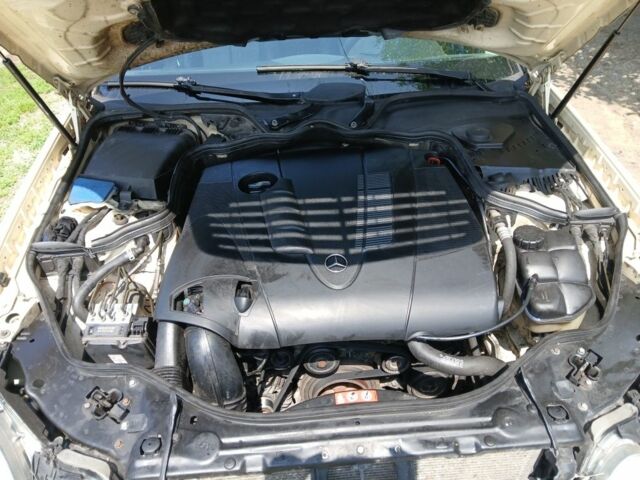 Желтый Мерседес 220, объемом двигателя 2.1 л и пробегом 740 тыс. км за 5200 $, фото 7 на Automoto.ua