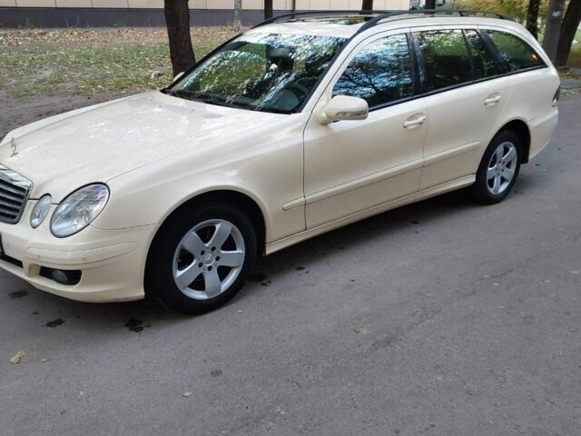 Желтый Мерседес 220, объемом двигателя 2.1 л и пробегом 300 тыс. км за 4500 $, фото 2 на Automoto.ua