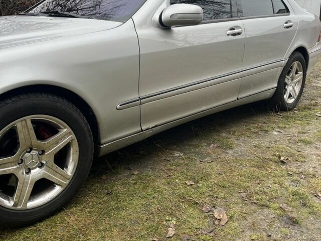 Серый Мерседес 220, объемом двигателя 4.3 л и пробегом 370 тыс. км за 3150 $, фото 1 на Automoto.ua