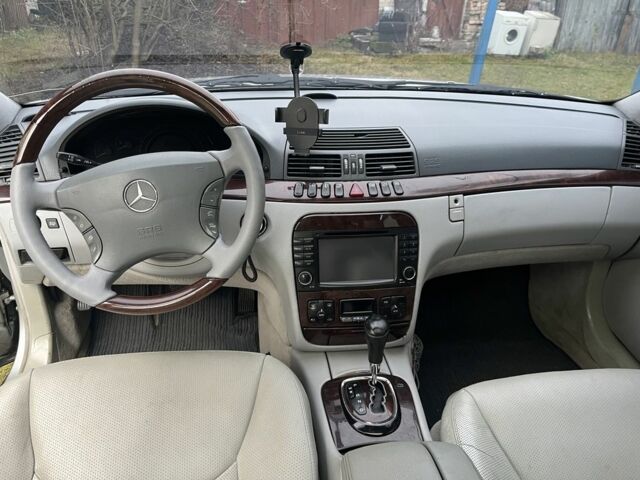 Серый Мерседес 220, объемом двигателя 4.3 л и пробегом 370 тыс. км за 3150 $, фото 6 на Automoto.ua