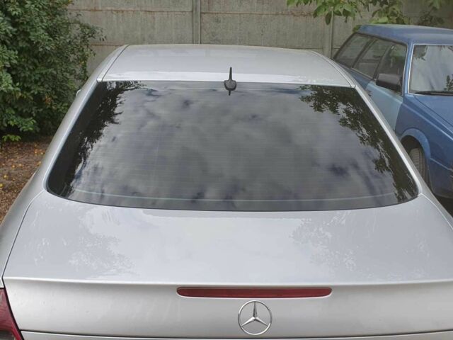 Серый Мерседес 220, объемом двигателя 2.2 л и пробегом 390 тыс. км за 3900 $, фото 5 на Automoto.ua