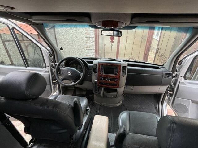 Сірий Мерседес 220, об'ємом двигуна 3 л та пробігом 3 тис. км за 15000 $, фото 2 на Automoto.ua