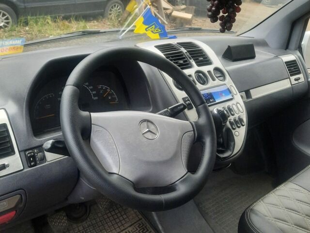 Серый Мерседес 220, объемом двигателя 2.2 л и пробегом 200 тыс. км за 82684 $, фото 3 на Automoto.ua