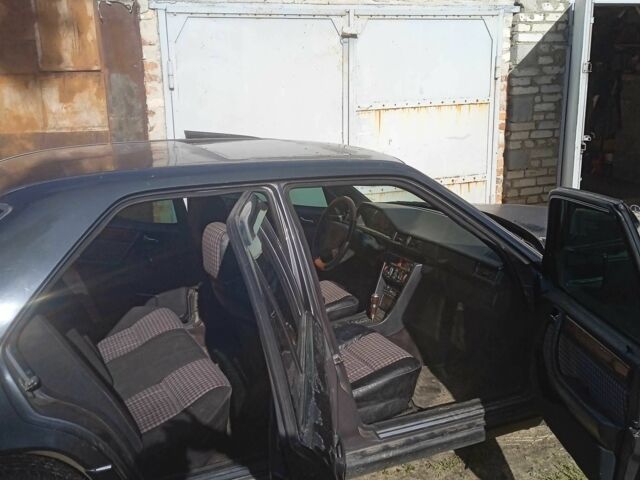 Сірий Мерседес 220, об'ємом двигуна 2.2 л та пробігом 220 тис. км за 2900 $, фото 8 на Automoto.ua