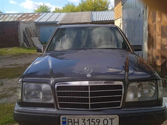 Сірий Мерседес 220, об'ємом двигуна 2.2 л та пробігом 220 тис. км за 2900 $, фото 1 на Automoto.ua