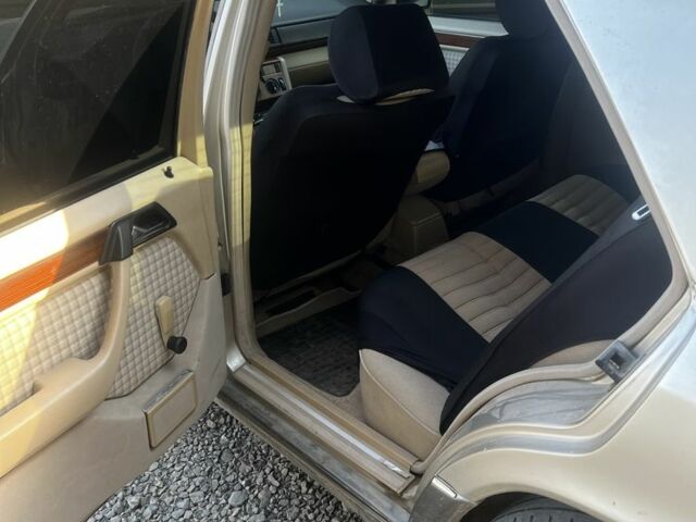 Сірий Мерседес 220, об'ємом двигуна 2.2 л та пробігом 440 тис. км за 3000 $, фото 11 на Automoto.ua