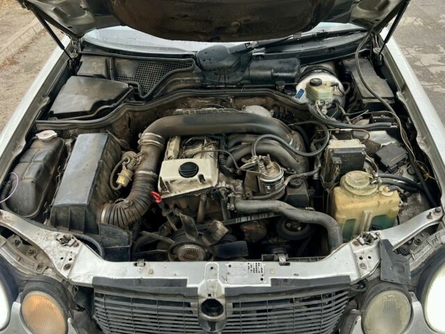 Серый Мерседес 220, объемом двигателя 2.2 л и пробегом 250 тыс. км за 2350 $, фото 20 на Automoto.ua