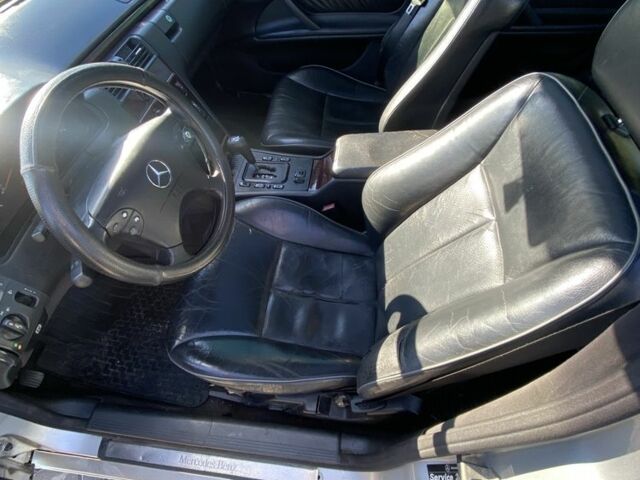 Серый Мерседес 220, объемом двигателя 2.2 л и пробегом 300 тыс. км за 3000 $, фото 6 на Automoto.ua