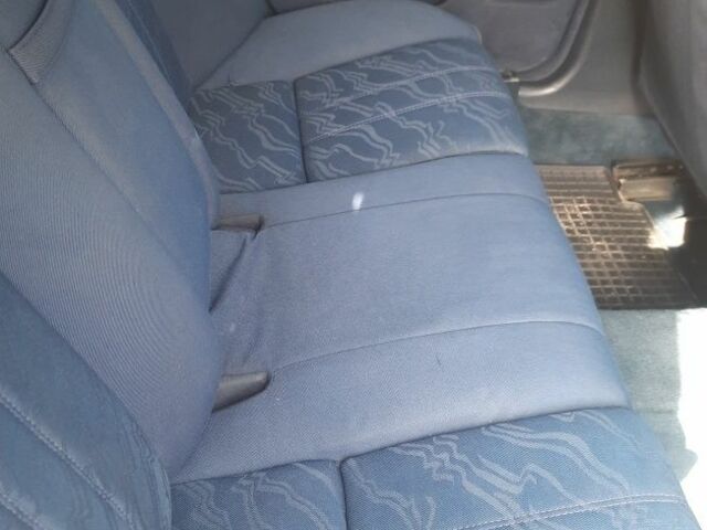 Серый Мерседес 220, объемом двигателя 2.9 л и пробегом 370 тыс. км за 4300 $, фото 6 на Automoto.ua