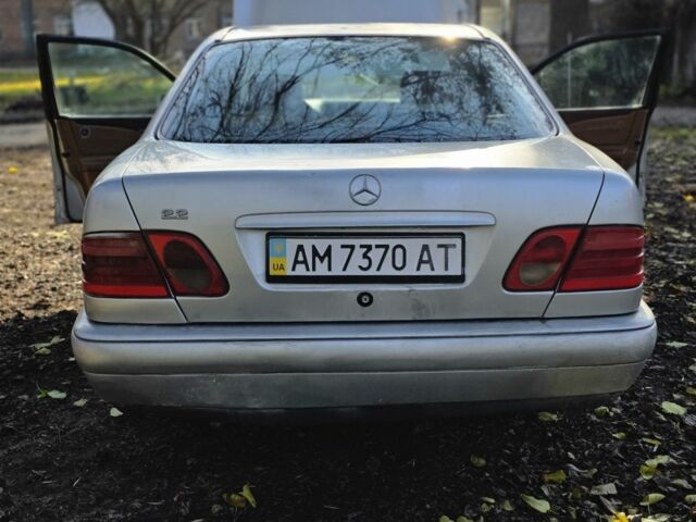 Серый Мерседес 220, объемом двигателя 2.2 л и пробегом 333 тыс. км за 1899 $, фото 8 на Automoto.ua