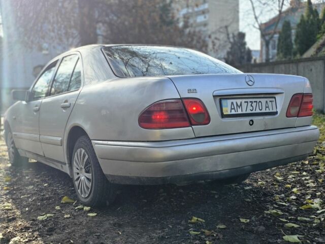 Серый Мерседес 220, объемом двигателя 2.2 л и пробегом 333 тыс. км за 1899 $, фото 7 на Automoto.ua