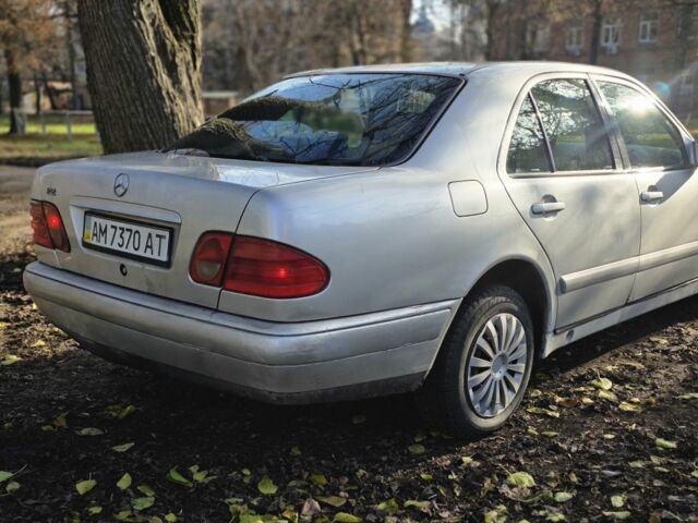 Серый Мерседес 220, объемом двигателя 2.2 л и пробегом 333 тыс. км за 1899 $, фото 5 на Automoto.ua