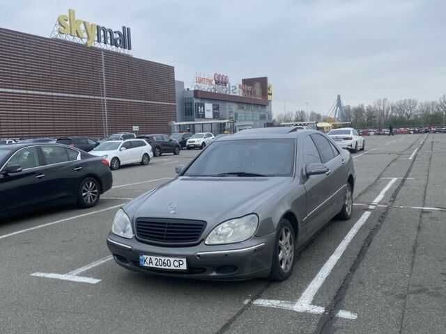 Серый Мерседес 220, объемом двигателя 5 л и пробегом 420 тыс. км за 2800 $, фото 6 на Automoto.ua