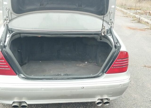 Серый Мерседес 220, объемом двигателя 5.8 л и пробегом 299 тыс. км за 3499 $, фото 9 на Automoto.ua