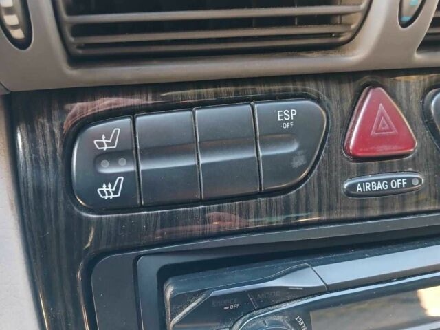 Серый Мерседес 220, объемом двигателя 2.2 л и пробегом 270 тыс. км за 3600 $, фото 18 на Automoto.ua