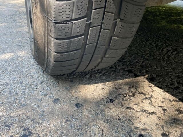 Серый Мерседес 220, объемом двигателя 2.1 л и пробегом 290 тыс. км за 6000 $, фото 4 на Automoto.ua