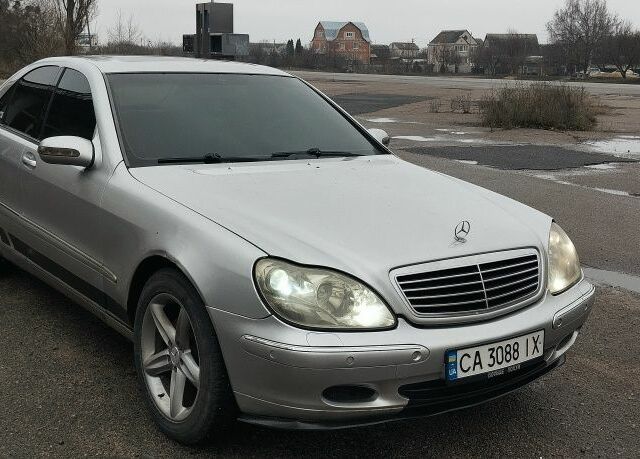 Серый Мерседес 220, объемом двигателя 5.8 л и пробегом 299 тыс. км за 3499 $, фото 8 на Automoto.ua