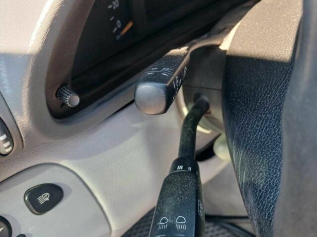 Серый Мерседес 220, объемом двигателя 2.2 л и пробегом 270 тыс. км за 3600 $, фото 20 на Automoto.ua