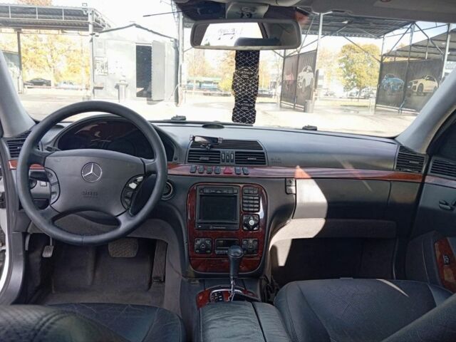 Серый Мерседес 220, объемом двигателя 3.2 л и пробегом 450 тыс. км за 5300 $, фото 7 на Automoto.ua