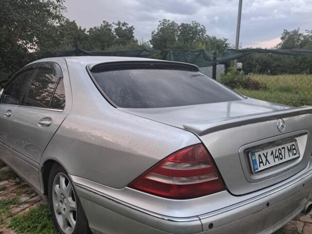Серый Мерседес 220, объемом двигателя 3.2 л и пробегом 300 тыс. км за 5700 $, фото 2 на Automoto.ua