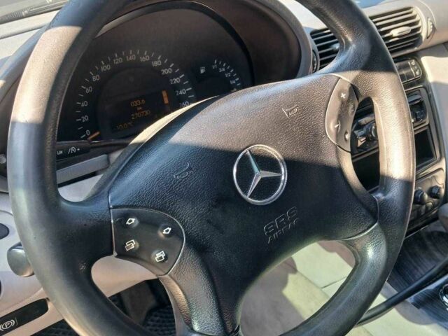 Серый Мерседес 220, объемом двигателя 2.2 л и пробегом 270 тыс. км за 3600 $, фото 19 на Automoto.ua