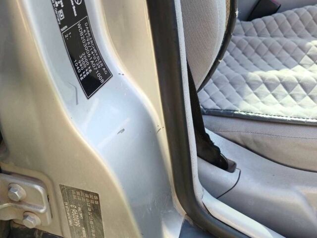 Серый Мерседес 220, объемом двигателя 2.2 л и пробегом 270 тыс. км за 3600 $, фото 15 на Automoto.ua