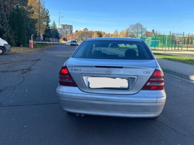 Серый Мерседес 220, объемом двигателя 2.2 л и пробегом 300 тыс. км за 1950 $, фото 7 на Automoto.ua