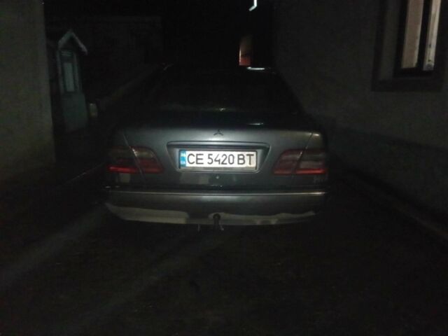 Серый Мерседес 220, объемом двигателя 2.1 л и пробегом 3 тыс. км за 2500 $, фото 2 на Automoto.ua