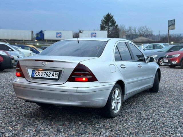 Серый Мерседес 220, объемом двигателя 2.1 л и пробегом 320 тыс. км за 3800 $, фото 3 на Automoto.ua