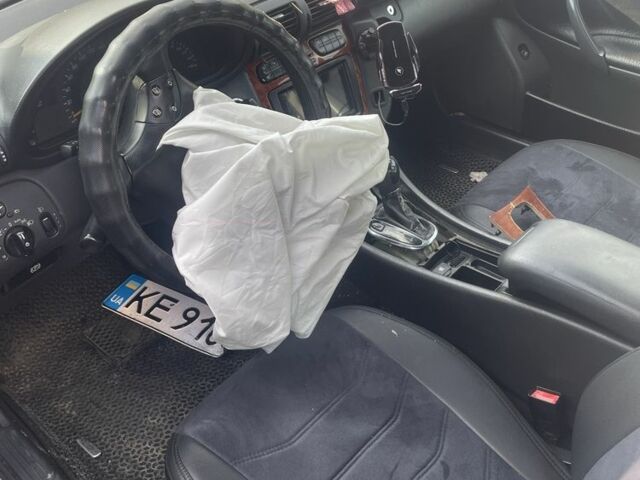 Серый Мерседес 220, объемом двигателя 2.1 л и пробегом 330 тыс. км за 1996 $, фото 6 на Automoto.ua