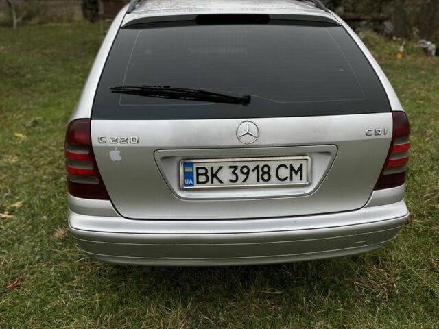 Серый Мерседес 220, объемом двигателя 2.1 л и пробегом 460 тыс. км за 5000 $, фото 2 на Automoto.ua