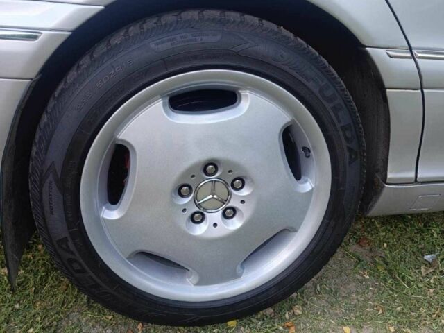 Сірий Мерседес 220, об'ємом двигуна 5 л та пробігом 300 тис. км за 6500 $, фото 9 на Automoto.ua