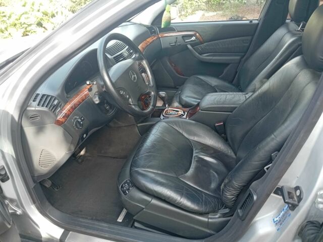 Серый Мерседес 220, объемом двигателя 3.2 л и пробегом 305 тыс. км за 6400 $, фото 17 на Automoto.ua