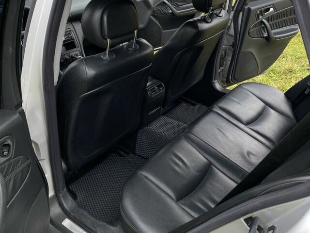 Серый Мерседес 220, объемом двигателя 2.1 л и пробегом 460 тыс. км за 5000 $, фото 7 на Automoto.ua