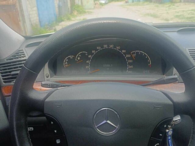 Сірий Мерседес 220, об'ємом двигуна 5 л та пробігом 300 тис. км за 6500 $, фото 6 на Automoto.ua