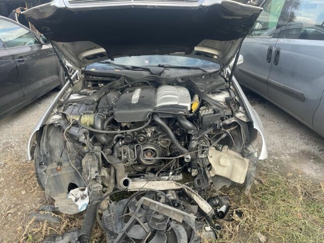 Серый Мерседес 220, объемом двигателя 2.1 л и пробегом 330 тыс. км за 1996 $, фото 5 на Automoto.ua