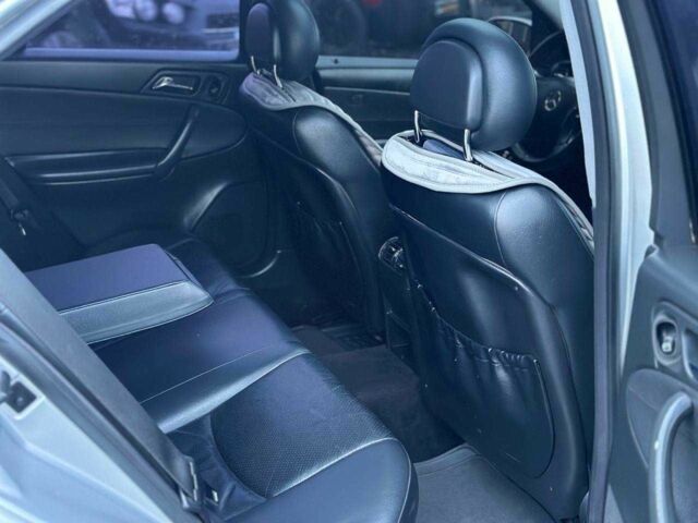 Серый Мерседес 220, объемом двигателя 2.1 л и пробегом 320 тыс. км за 3800 $, фото 6 на Automoto.ua