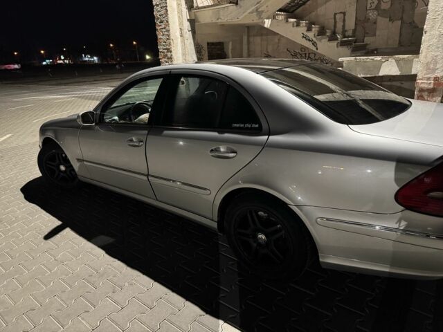 Серый Мерседес 220, объемом двигателя 2.2 л и пробегом 340 тыс. км за 6300 $, фото 4 на Automoto.ua