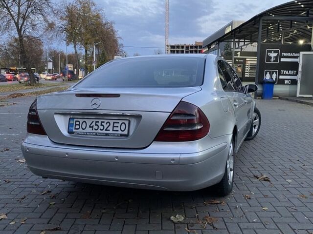 Серый Мерседес 220, объемом двигателя 2.2 л и пробегом 351 тыс. км за 5400 $, фото 2 на Automoto.ua