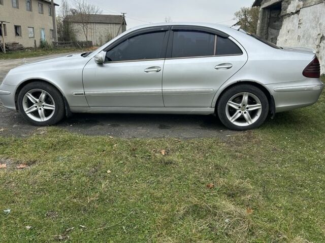 Серый Мерседес 220, объемом двигателя 2.1 л и пробегом 3 тыс. км за 4400 $, фото 2 на Automoto.ua