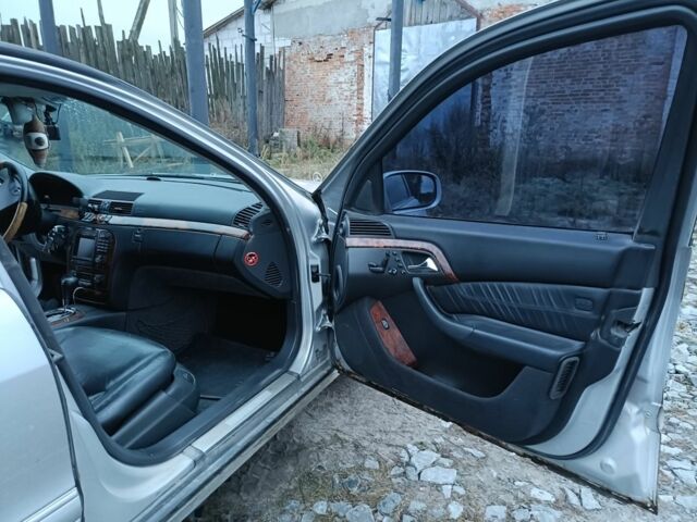 Сірий Мерседес 220, об'ємом двигуна 3 л та пробігом 397 тис. км за 4600 $, фото 1 на Automoto.ua